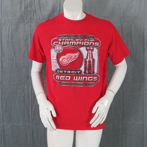 Detroit Red Wings Shirt (Retro) - 02 Stanley Cup Champs by Majestic -Men's Large